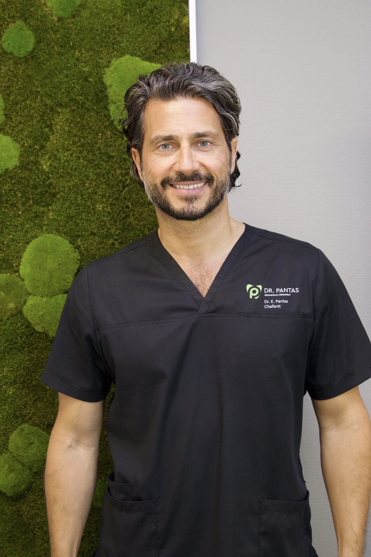 Dr. med. dent. Efthymios Pantas – Zahnarzt und Chefarzt der Zahnärztlichen Praxis Dr. Pantas in Düsseldorf